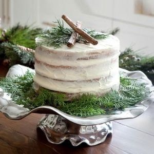 Beatriz Ball Pedestal Vento Olanes Cake Plate